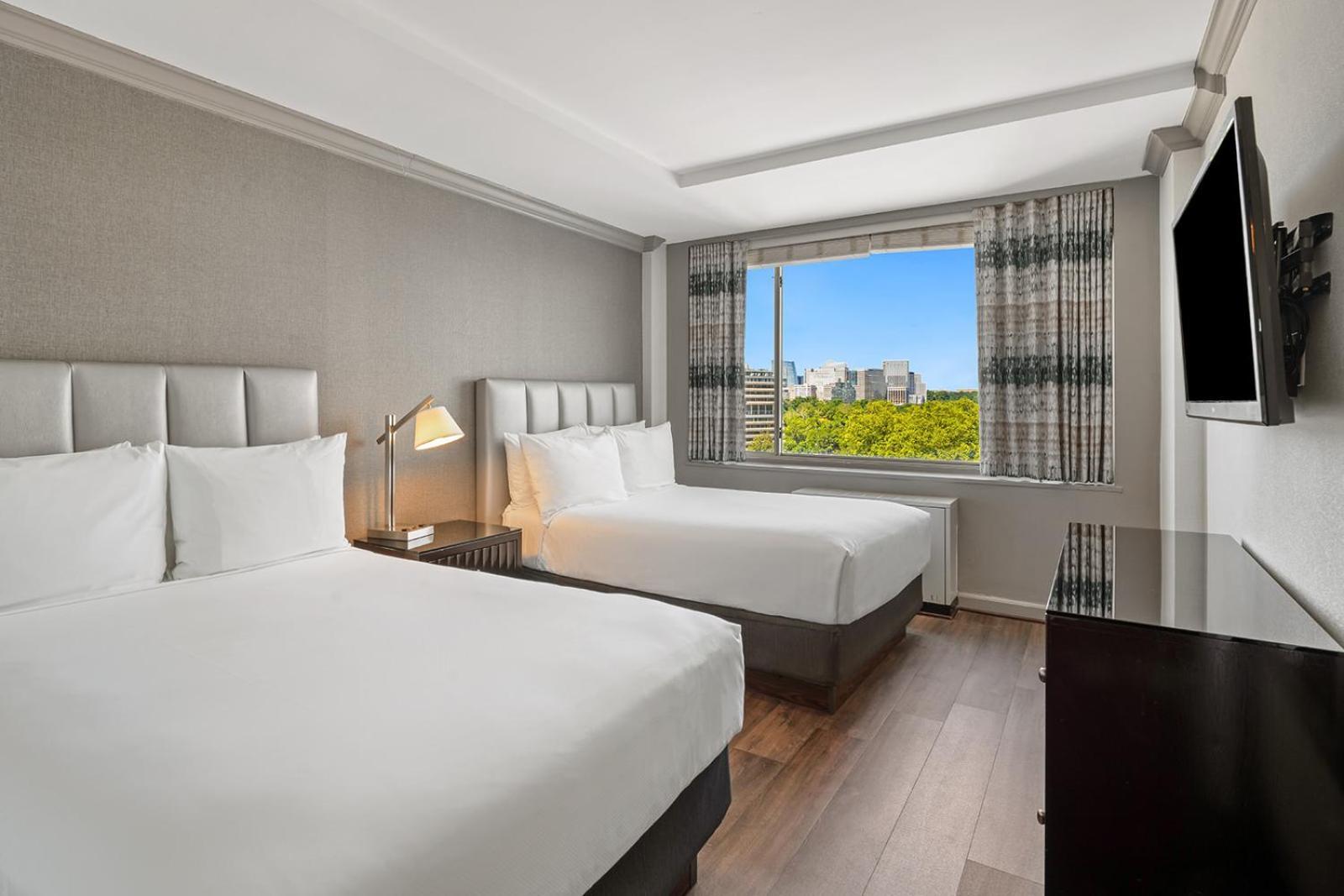 Hotel The River 4*